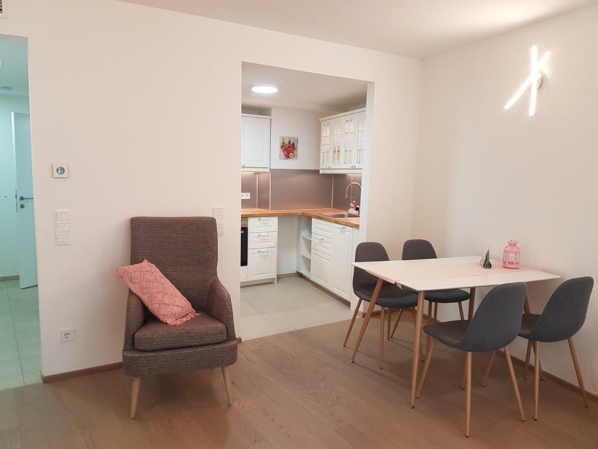 Central Family-Friendly Apt In Vienna Exterior photo